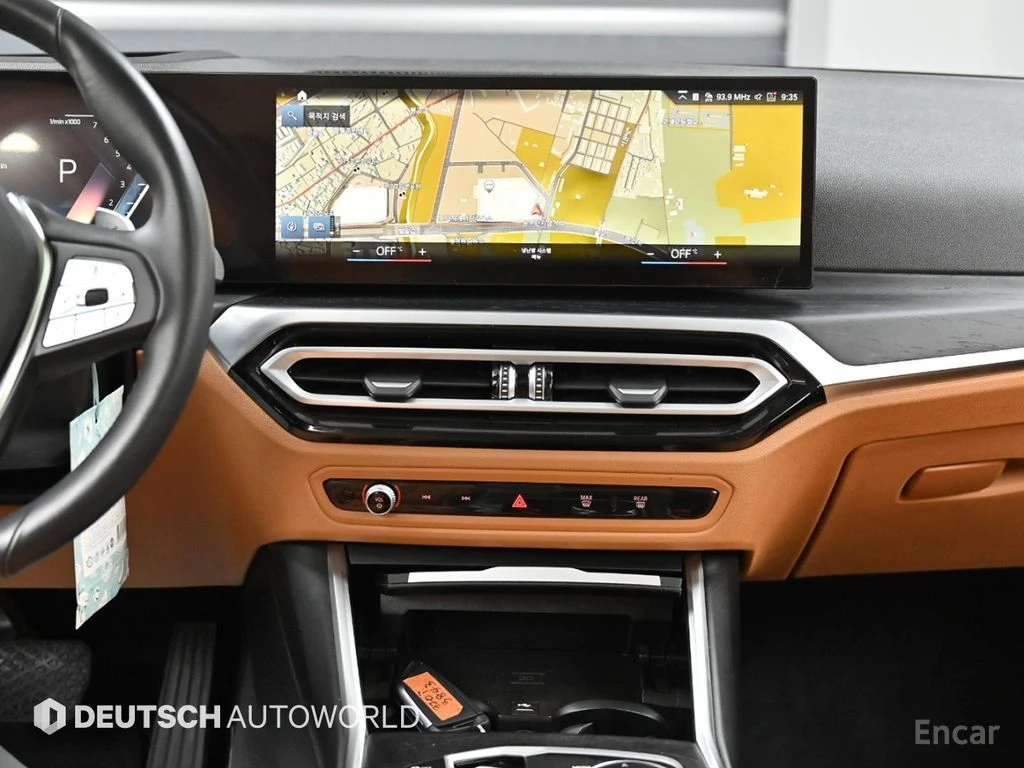 BMW 320 i* HEAD-UP* DISTRONIC* ПОДГРЕВ* КАМЕРА* ШИБИДАХ, снимка 12 - Автомобили и джипове - 54512718