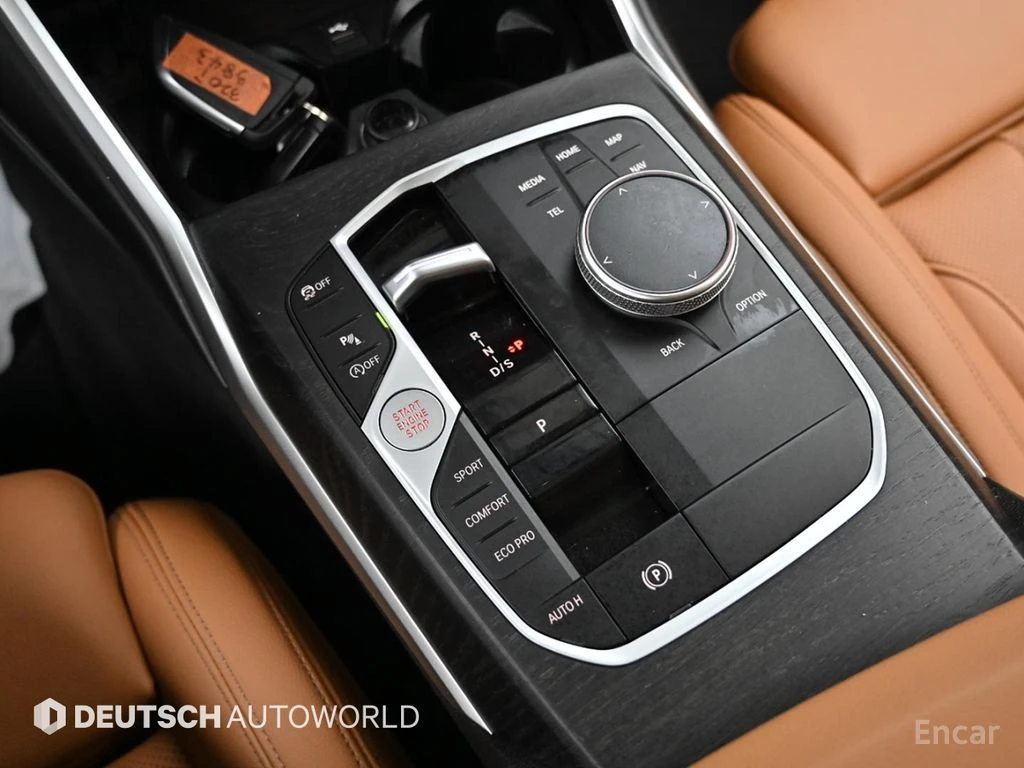 BMW 320 i* HEAD-UP* DISTRONIC* ПОДГРЕВ* КАМЕРА* ШИБИДАХ, снимка 15 - Автомобили и джипове - 54512718