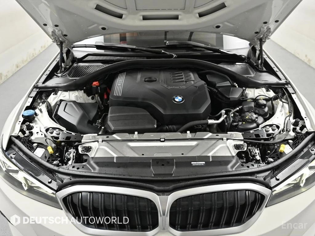 BMW 320 i* HEAD-UP* DISTRONIC* ПОДГРЕВ* КАМЕРА* ШИБИДАХ, снимка 6 - Автомобили и джипове - 54512718