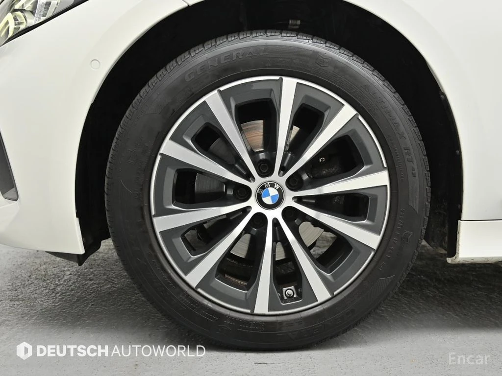 BMW 320 i* HEAD-UP* DISTRONIC* ПОДГРЕВ* КАМЕРА* ШИБИДАХ, снимка 5 - Автомобили и джипове - 54512718
