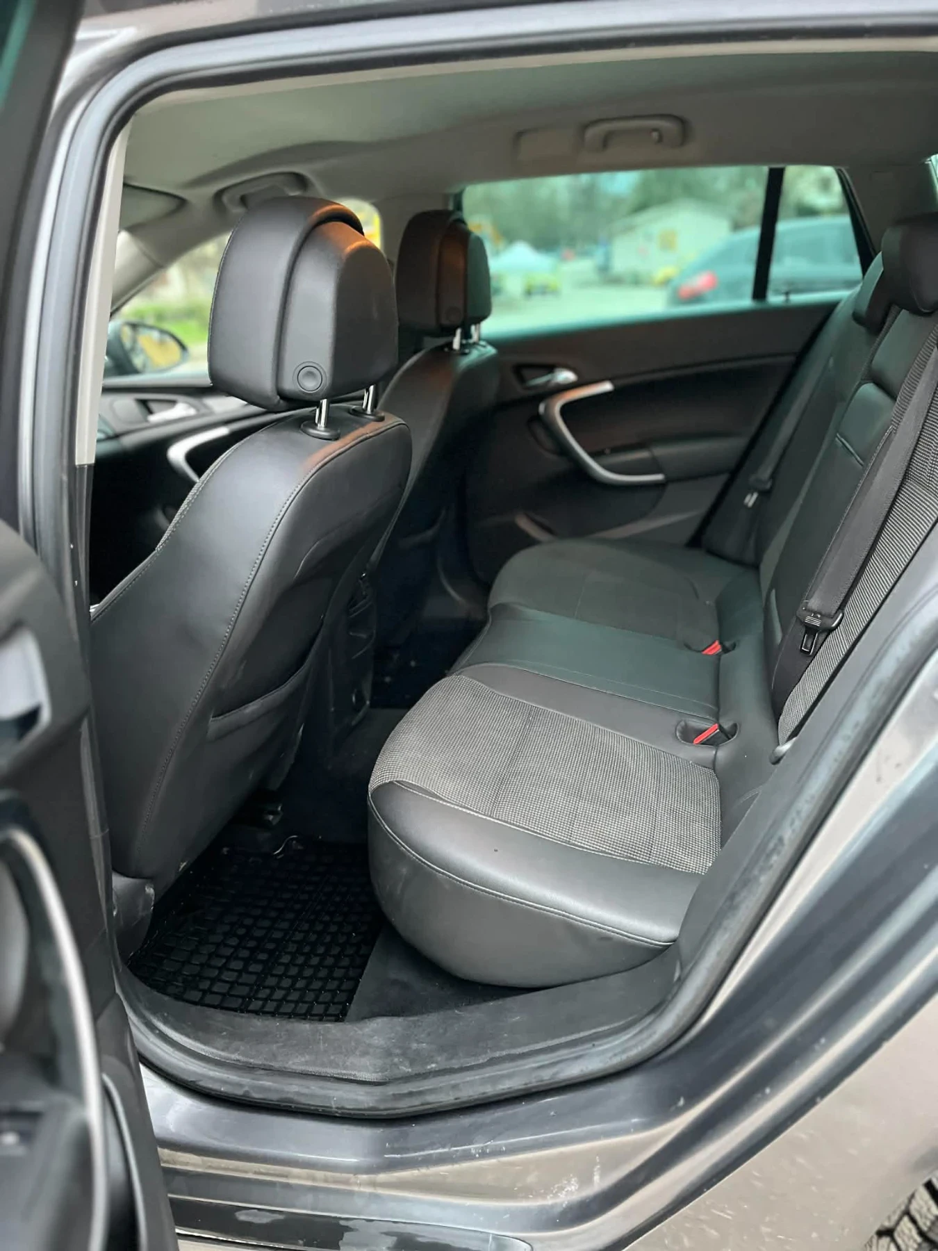 Opel Insignia 2.0 ����� 160 �� 2010 � | Mobile.bg � ����������� 9