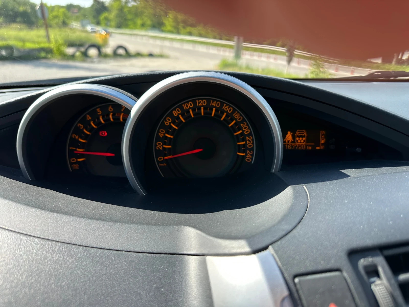 Toyota Verso 1.8 147кс 167 хил км !!!! 2010 УНИКАТ!!!, снимка 14 - Автомобили и джипове - 54723059