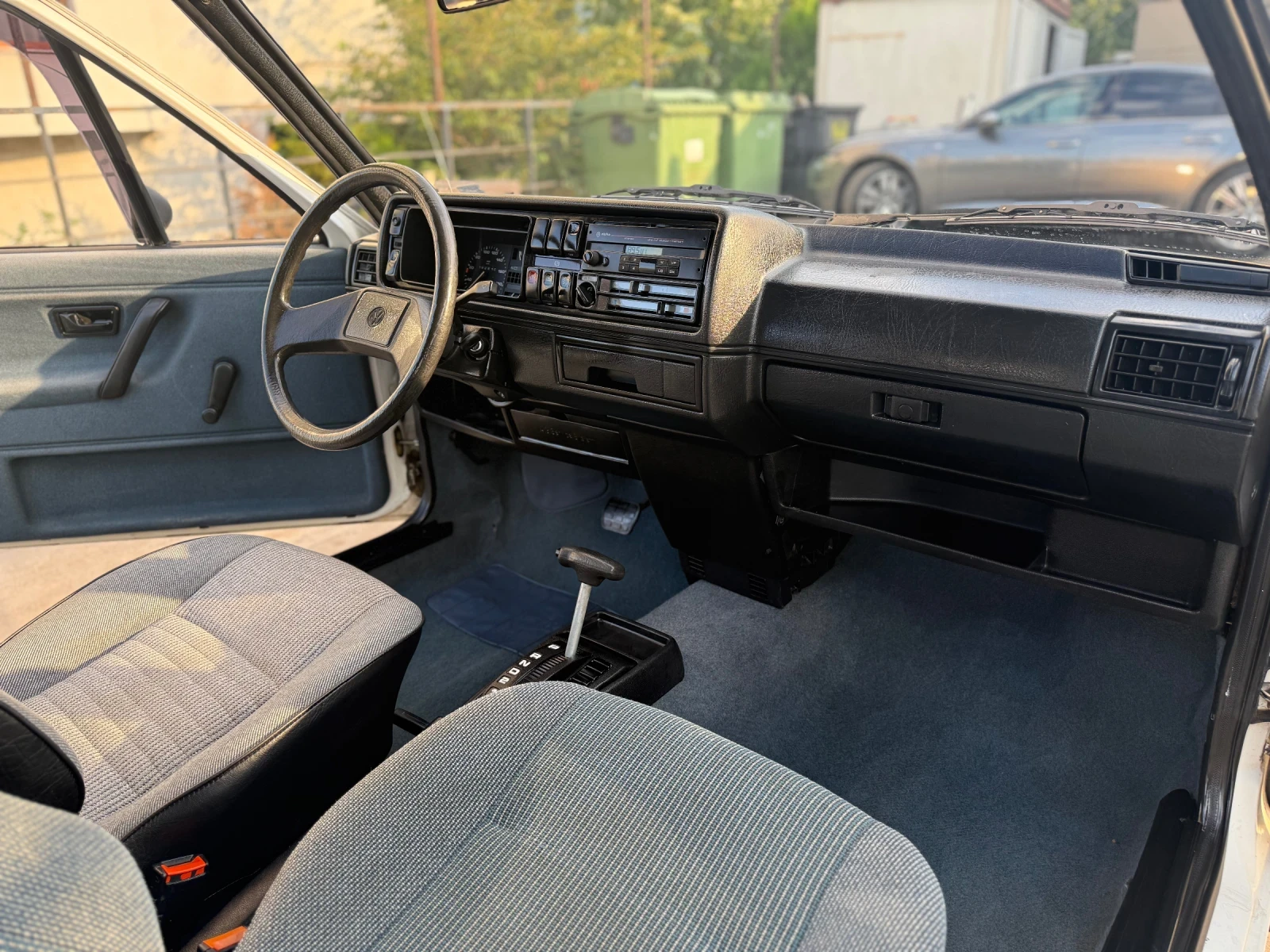 VW Golf 1.6 Автомат Уникат Оригинал, снимка 13 - Автомобили и джипове - 55589239