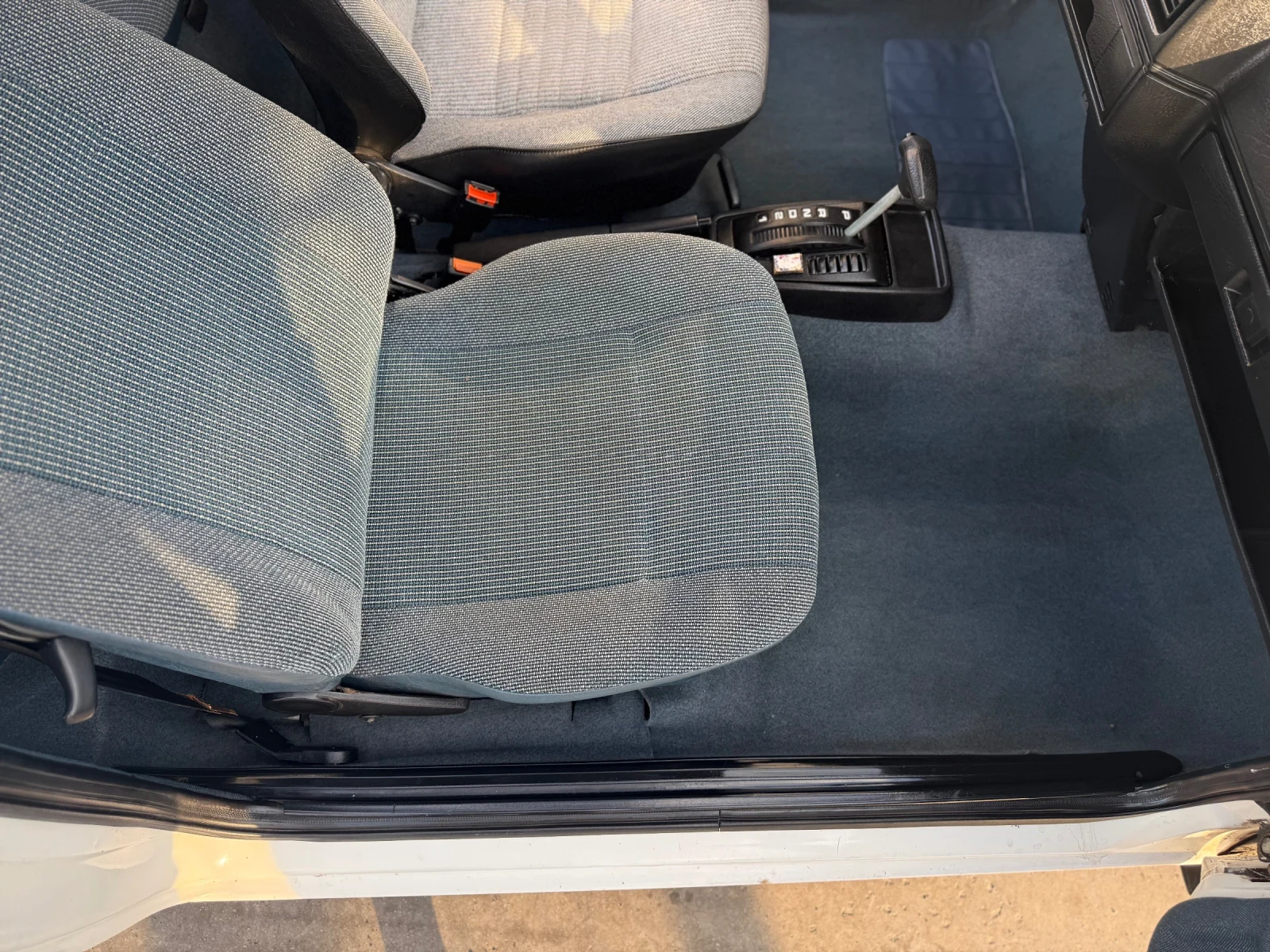 VW Golf 1.6 Автомат Уникат Оригинал, снимка 12 - Автомобили и джипове - 55589239