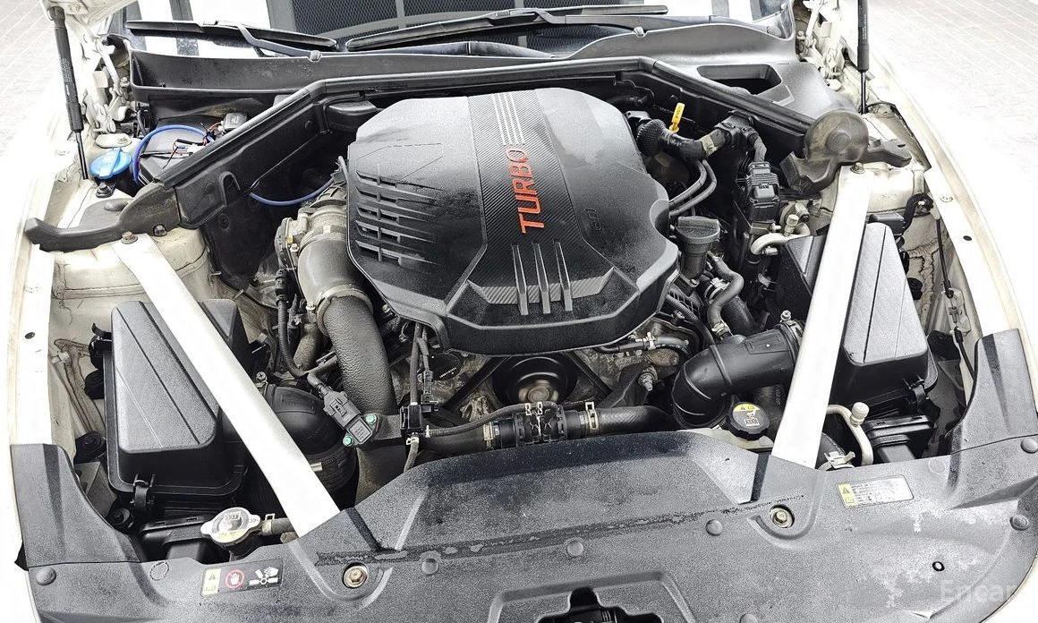 Kia Stinger, снимка 6 - Автомобили и джипове - 55608132