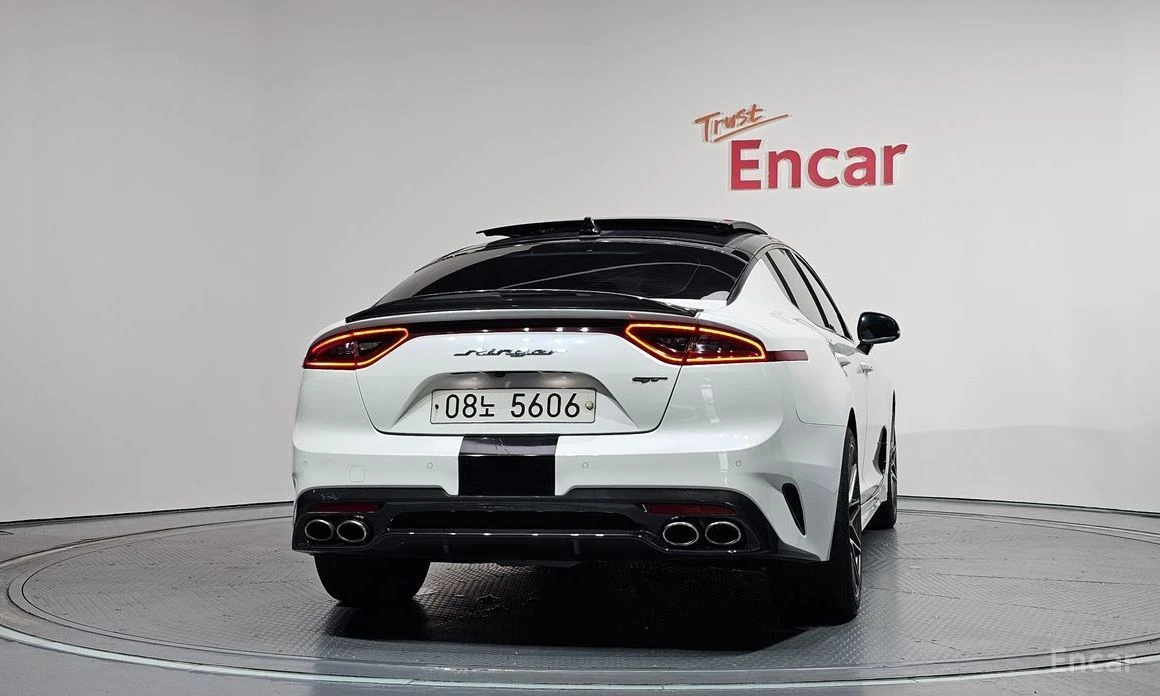 Kia Stinger, снимка 4 - Автомобили и джипове - 55608132