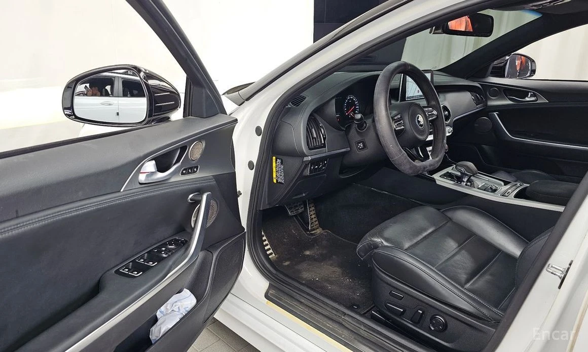 Kia Stinger, снимка 10 - Автомобили и джипове - 55608132