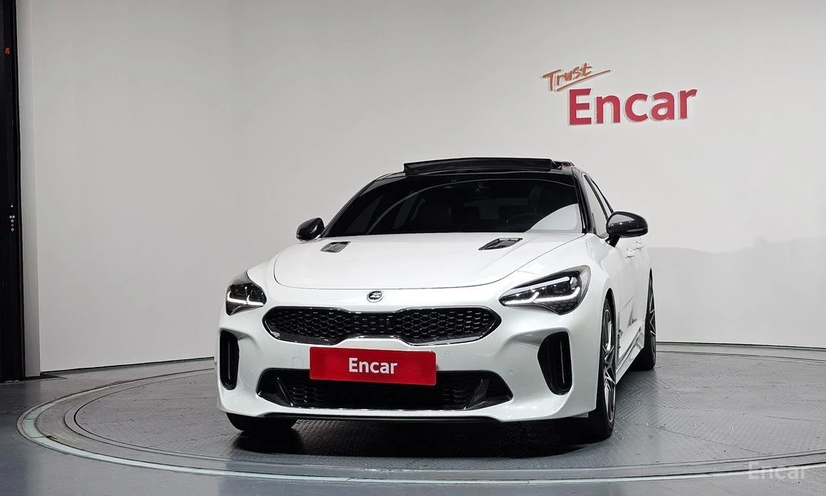 Kia Stinger, снимка 3 - Автомобили и джипове - 55608132
