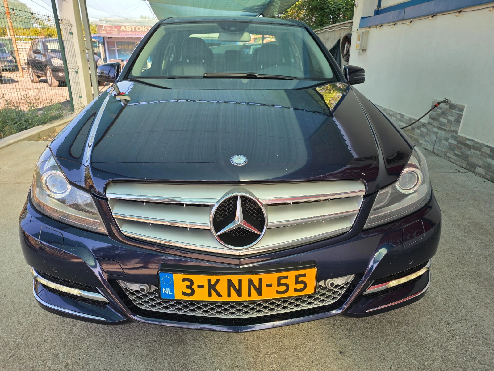 Mercedes-Benz C 220 CDI/AVANTGARDE/NAVI/AMG, снимка 2 - Автомобили и джипове - 56160779