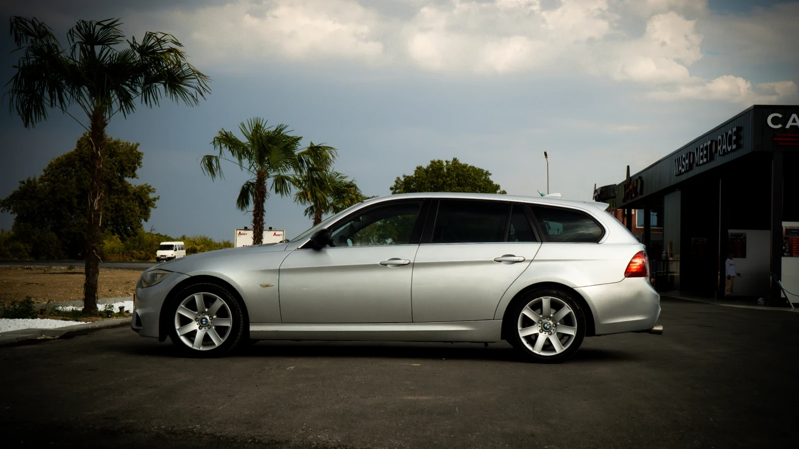 BMW 320 D FULL MPACK/NAVI, снимка 5 - Автомобили и джипове - 56168832