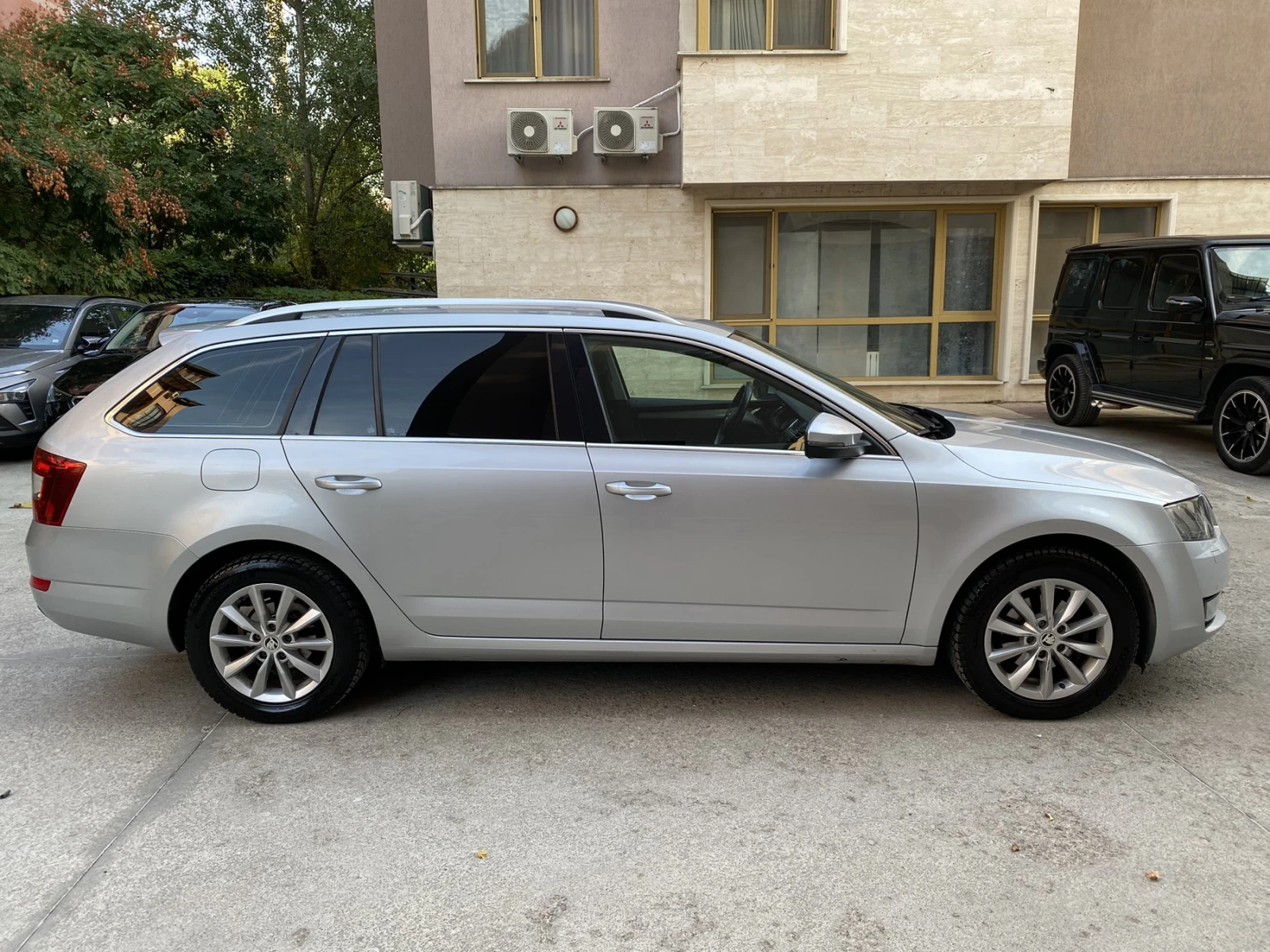 Skoda Octavia 1.6 TDI / DSG, снимка 4 - Автомобили и джипове - 56339649