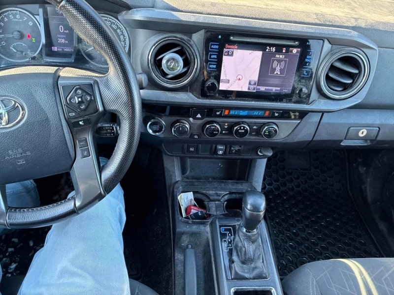 Toyota Tacoma * SR5 * CARFAX * БЕЗ ПЪРВОНАЧАЛНА ВНОСКА, снимка 9 - Автомобили и джипове - 53163909