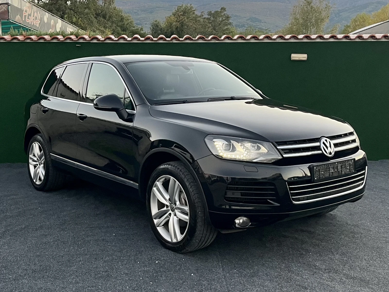 VW Touareg 3.0D 239кс* Offroad* bi-Xenon* Подгряване* ЛИЗИНГ - изображение 3