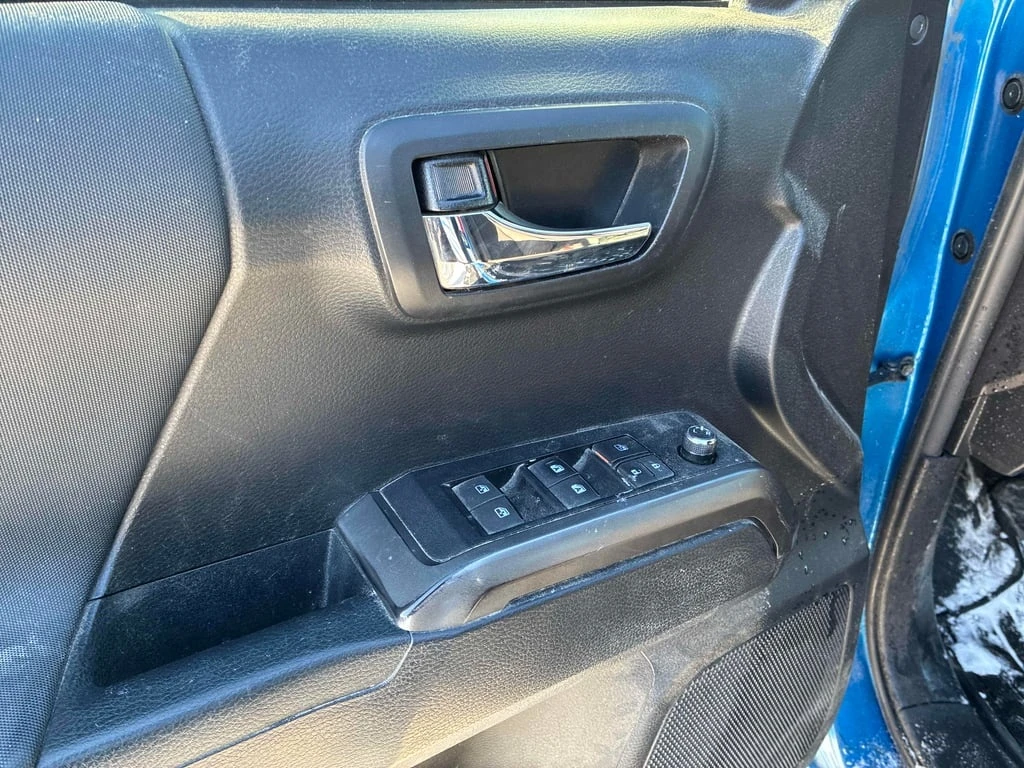 Toyota Tacoma * SR5 * CARFAX * БЕЗ ПЪРВОНАЧАЛНА ВНОСКА - изображение 10