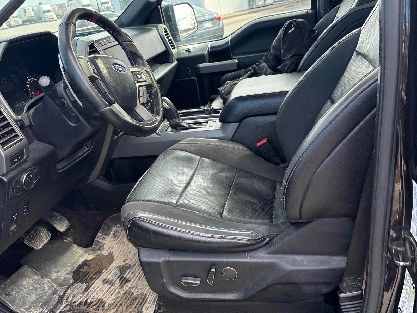 Ford F150 Raptor С РЕГИСТРАЦИЯ & АВТО КРЕДИТ , снимка 6 - Автомобили и джипове - 54064505