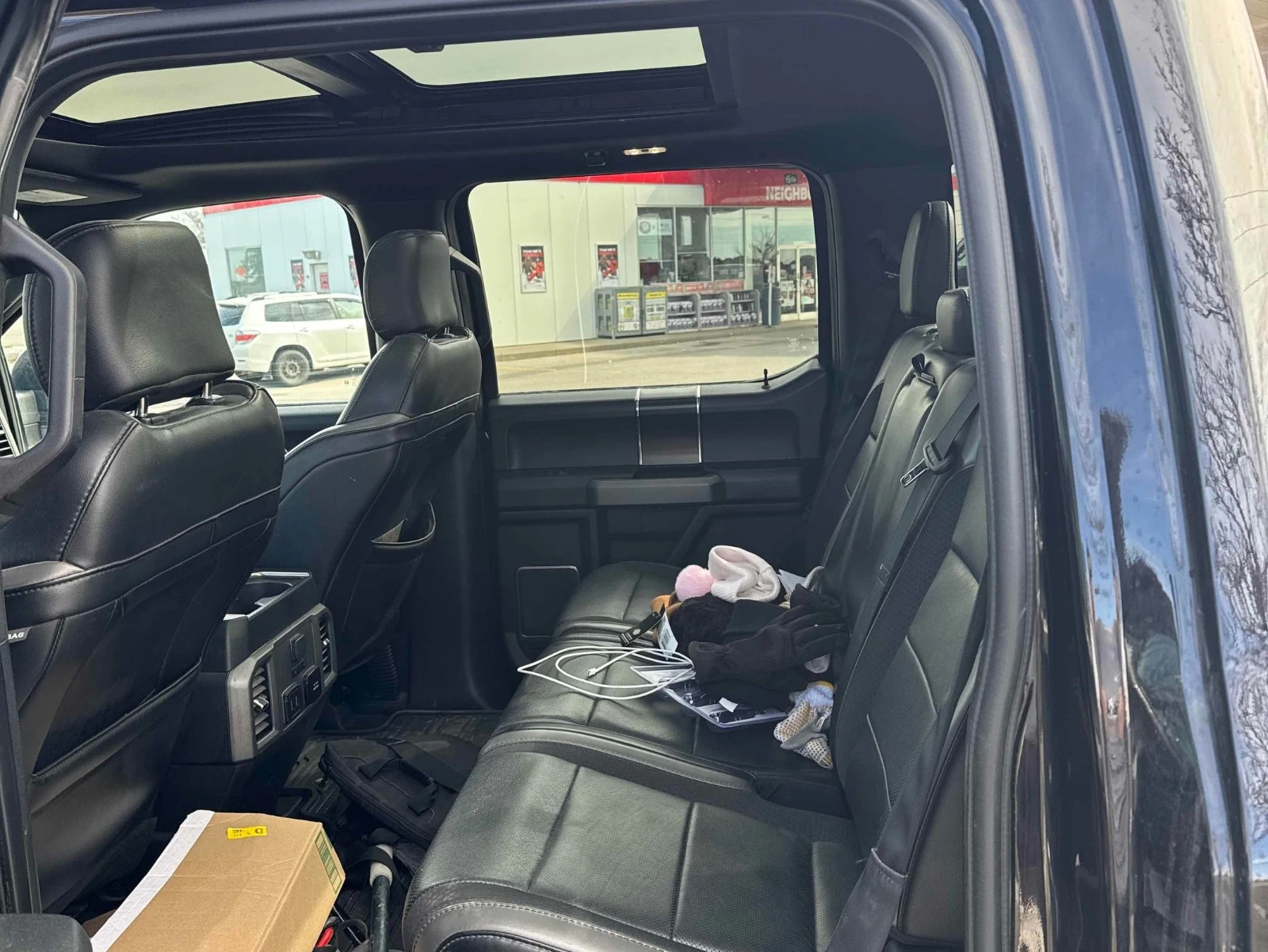 Ford F150 Raptor С РЕГИСТРАЦИЯ & АВТО КРЕДИТ , снимка 10 - Автомобили и джипове - 54064505