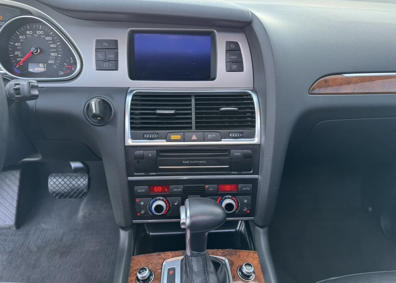 Audi Q7 3.0TDI/Premium Plus/* 8ZF* /* BOSE* /* 7места* /Па, снимка 11 - Автомобили и джипове - 54222339