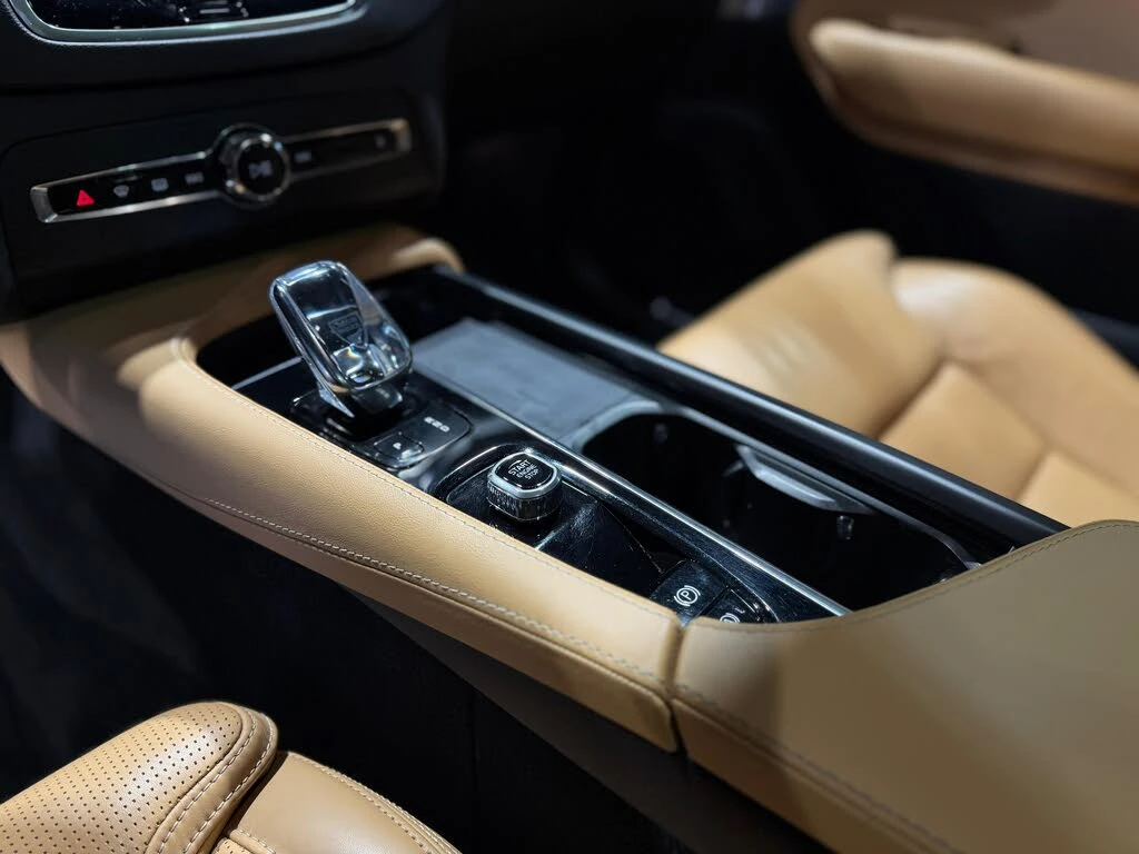 Volvo Xc90  Recharge Inscription Extended Range 7-Passenger e, снимка 12 - Автомобили и джипове - 54565938