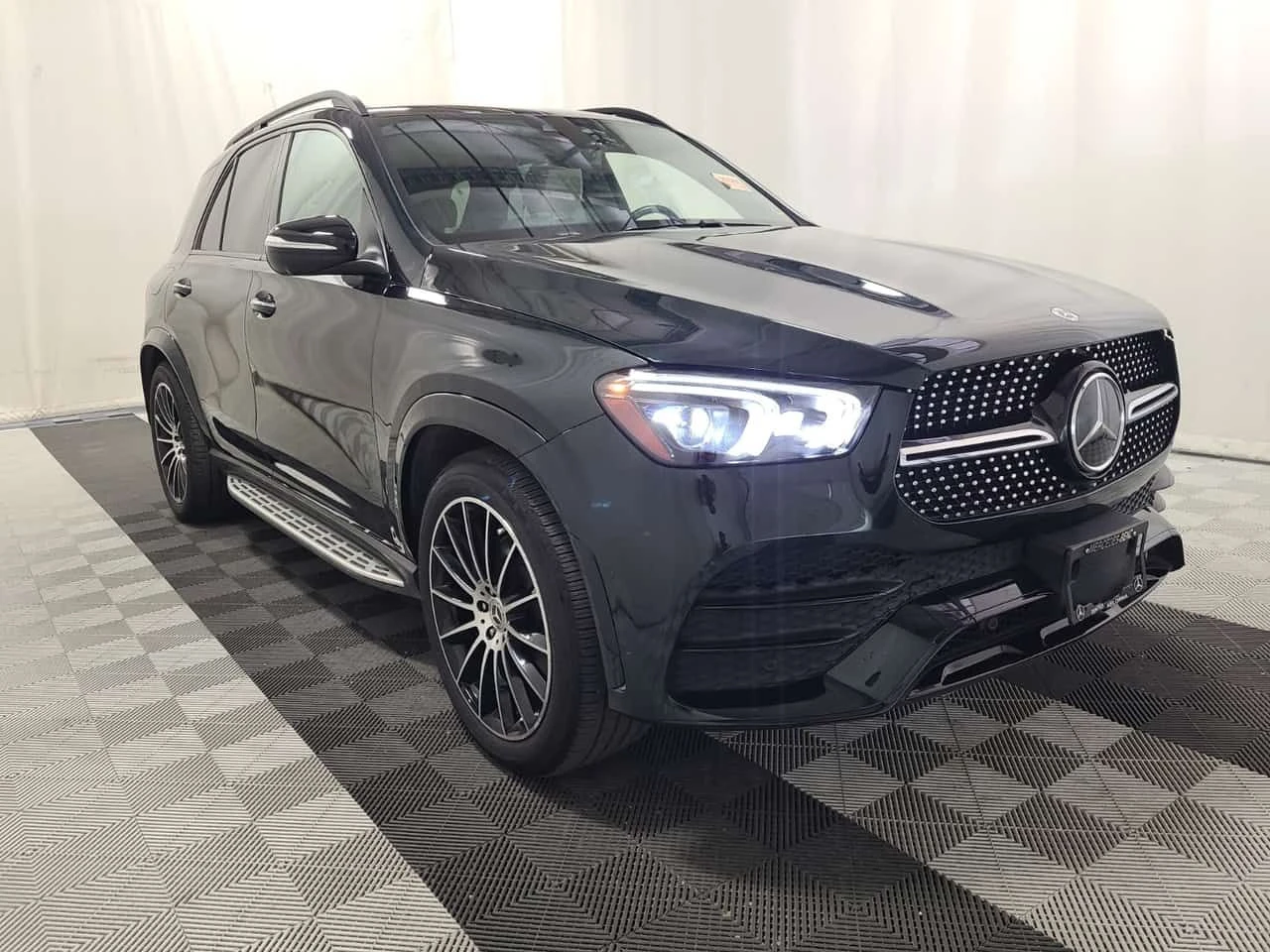 Mercedes-Benz GLE 350 AMG Line * Head Up * Без инциденти * CARFAX * , снимка 2 - Автомобили и джипове - 54676880