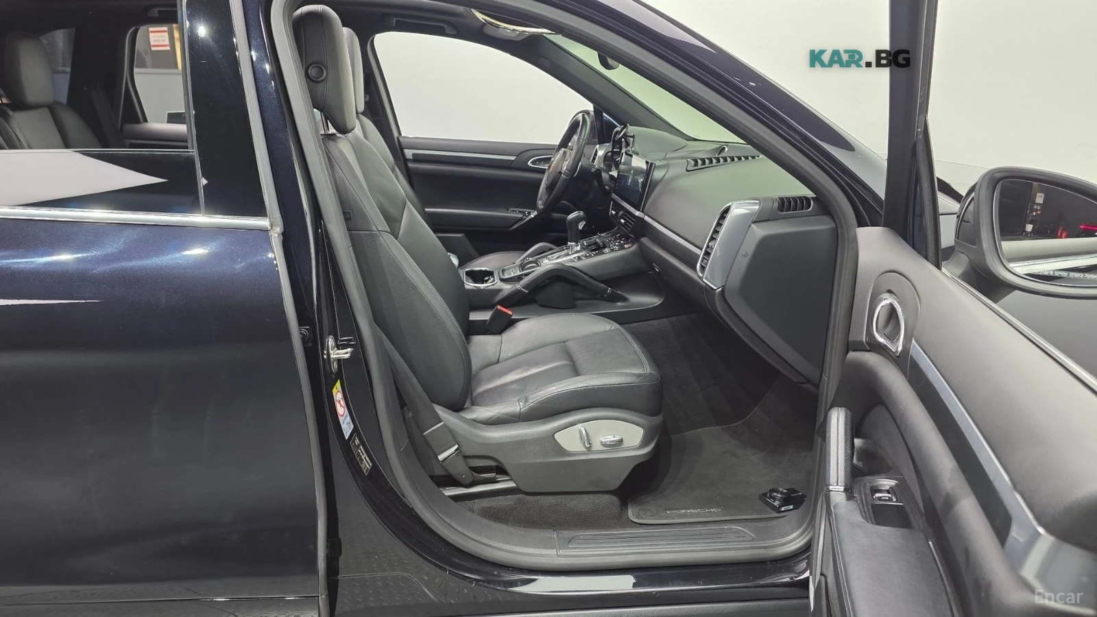 Porsche Cayenne 3.0D/DRIVE-ASSISTS/HEATED-SEATS/PREMIUM, снимка 11 - Автомобили и джипове - 55726090