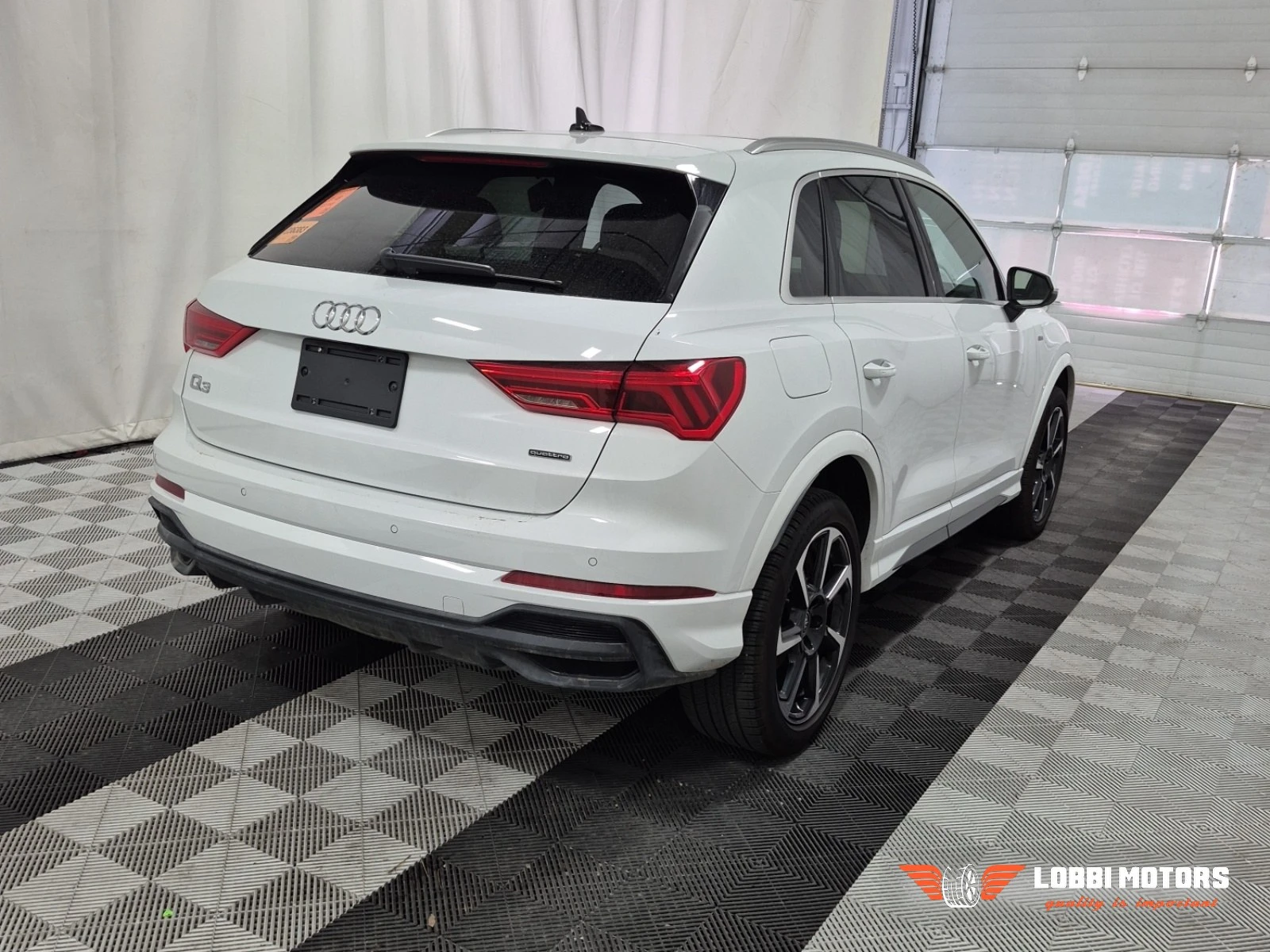 Audi Q3, снимка 3 - Автомобили и джипове - 55928429