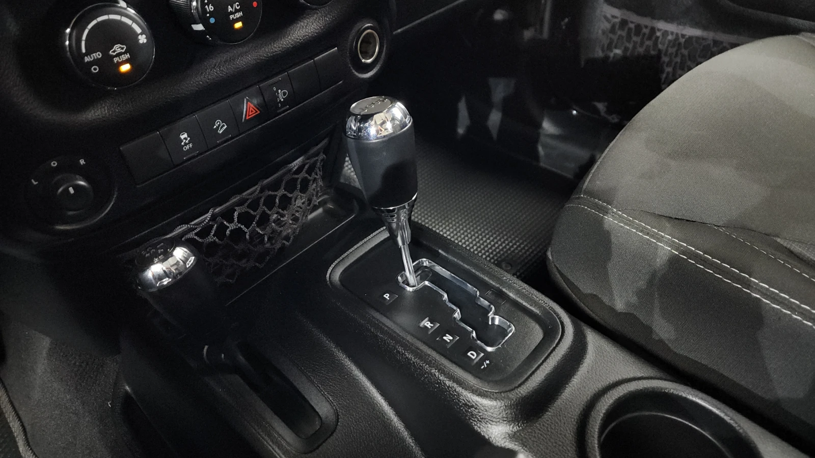 Jeep Wrangler RUBIKON* 4DOOR* ALPINE* 3.6 PENTASTAR* КРАЙНА ЦЕНА, снимка 14 - Автомобили и джипове - 56061092
