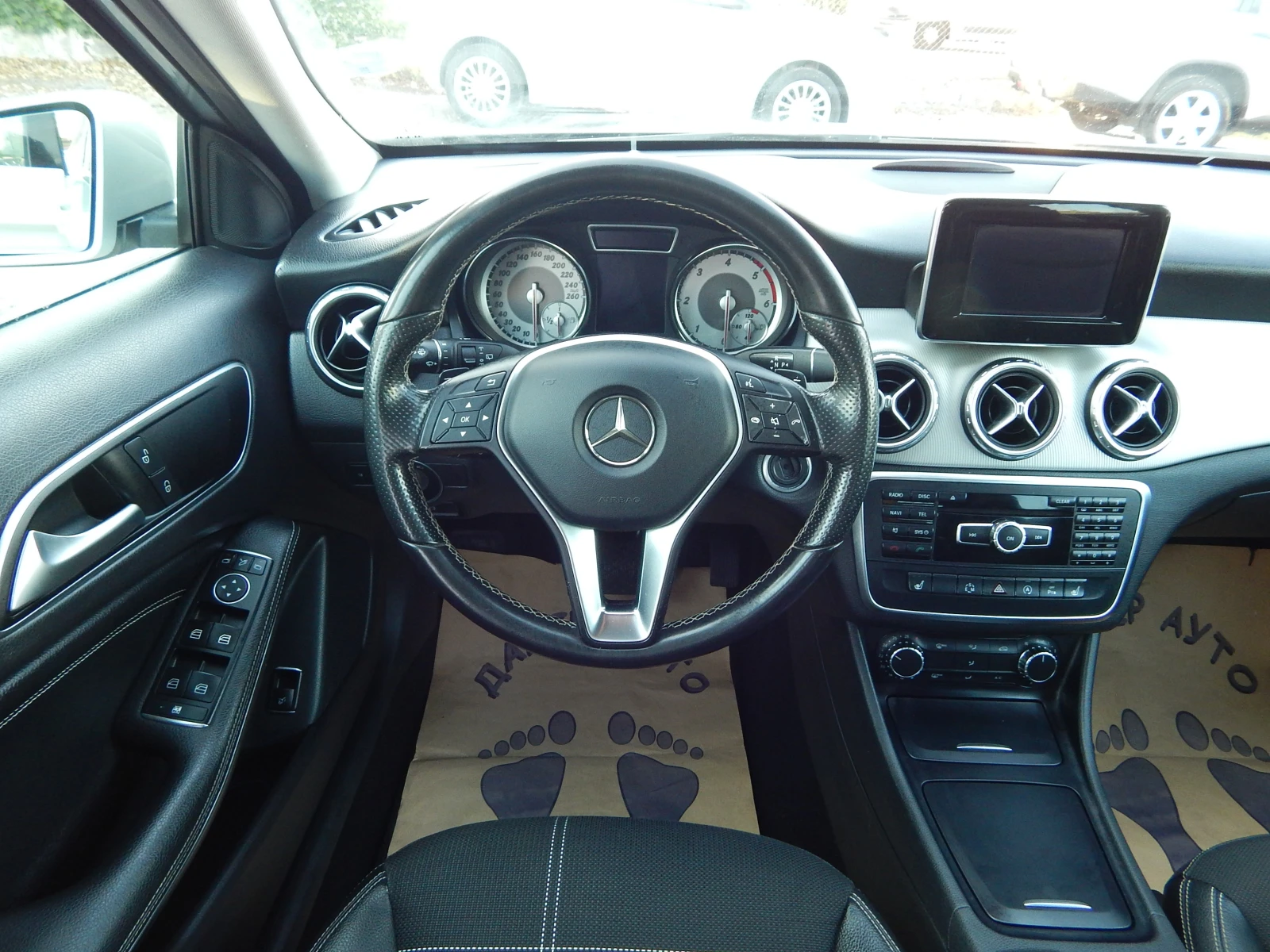 Mercedes-Benz GLA 2.2CDI, снимка 13 - Автомобили и джипове - 56131144