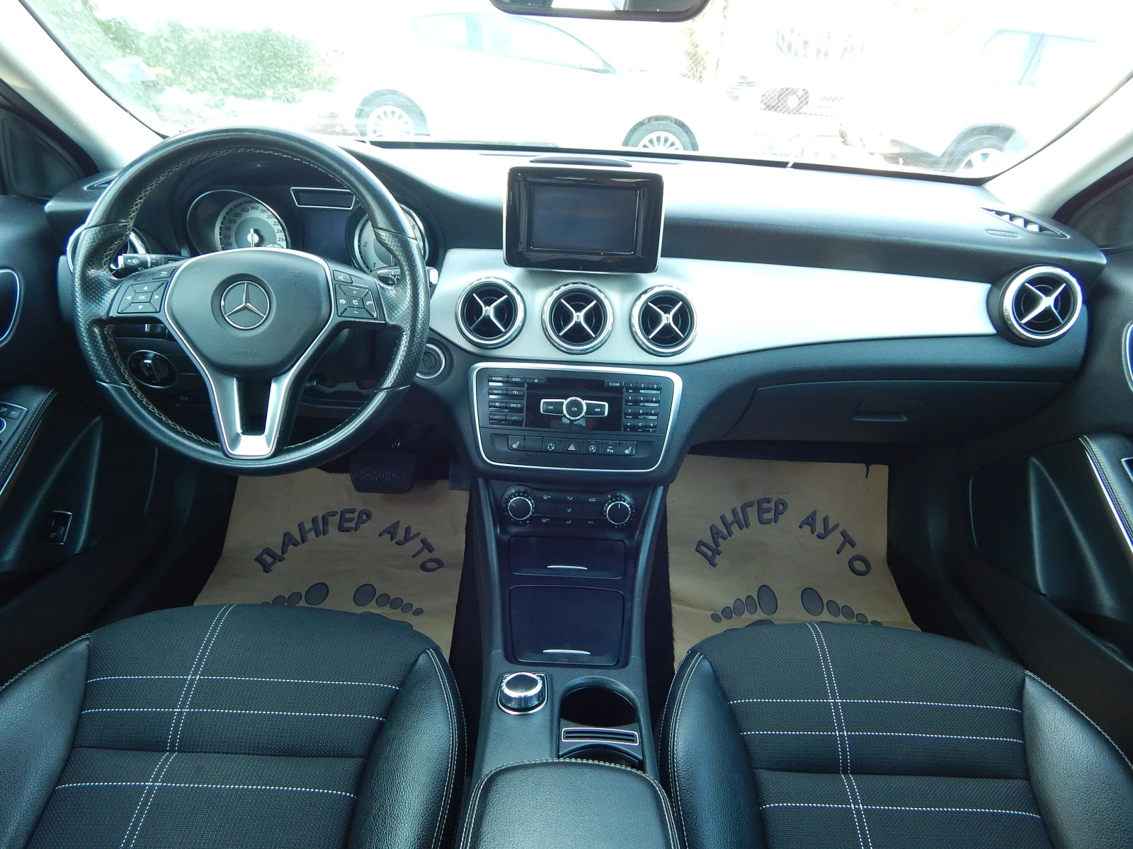 Mercedes-Benz GLA 2.2CDI, снимка 14 - Автомобили и джипове - 56131144