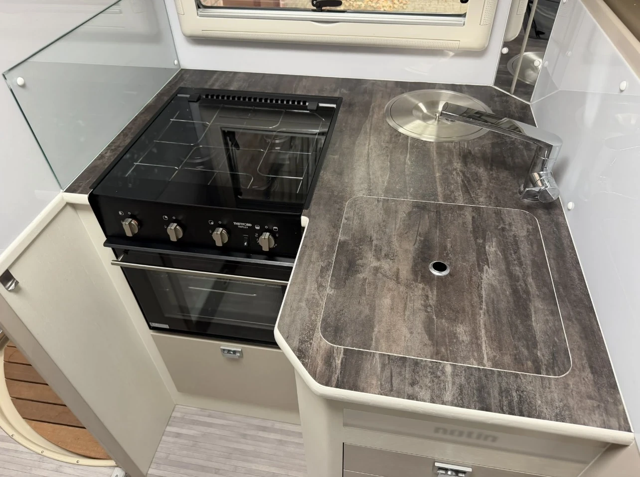 ������ Notin Sevilla | Mobile.bg � ����������� 10