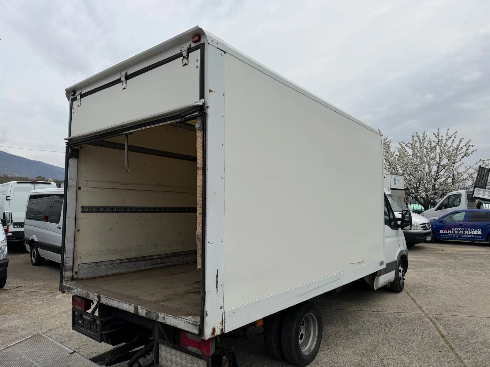 Фургон 4.20 метра, снимка 3 - Части - 54218339