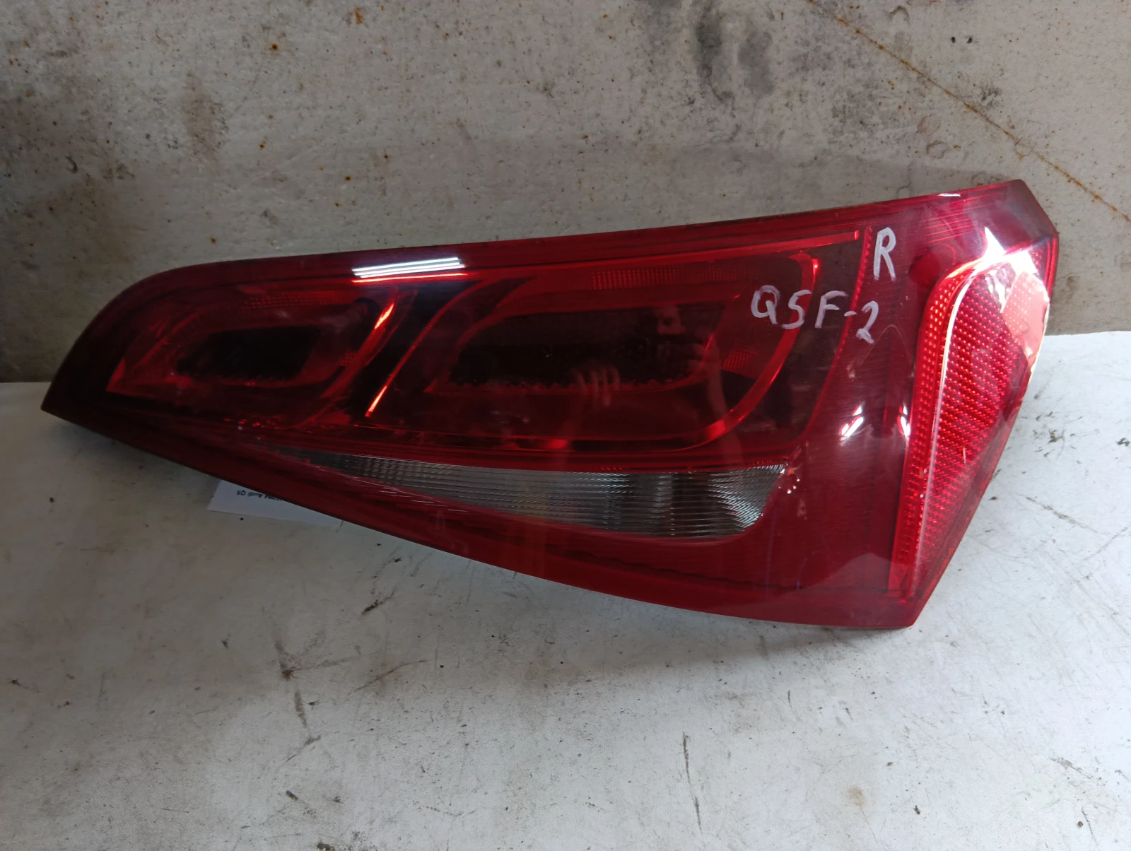 стоп десен 8R0945094 Audi Q5