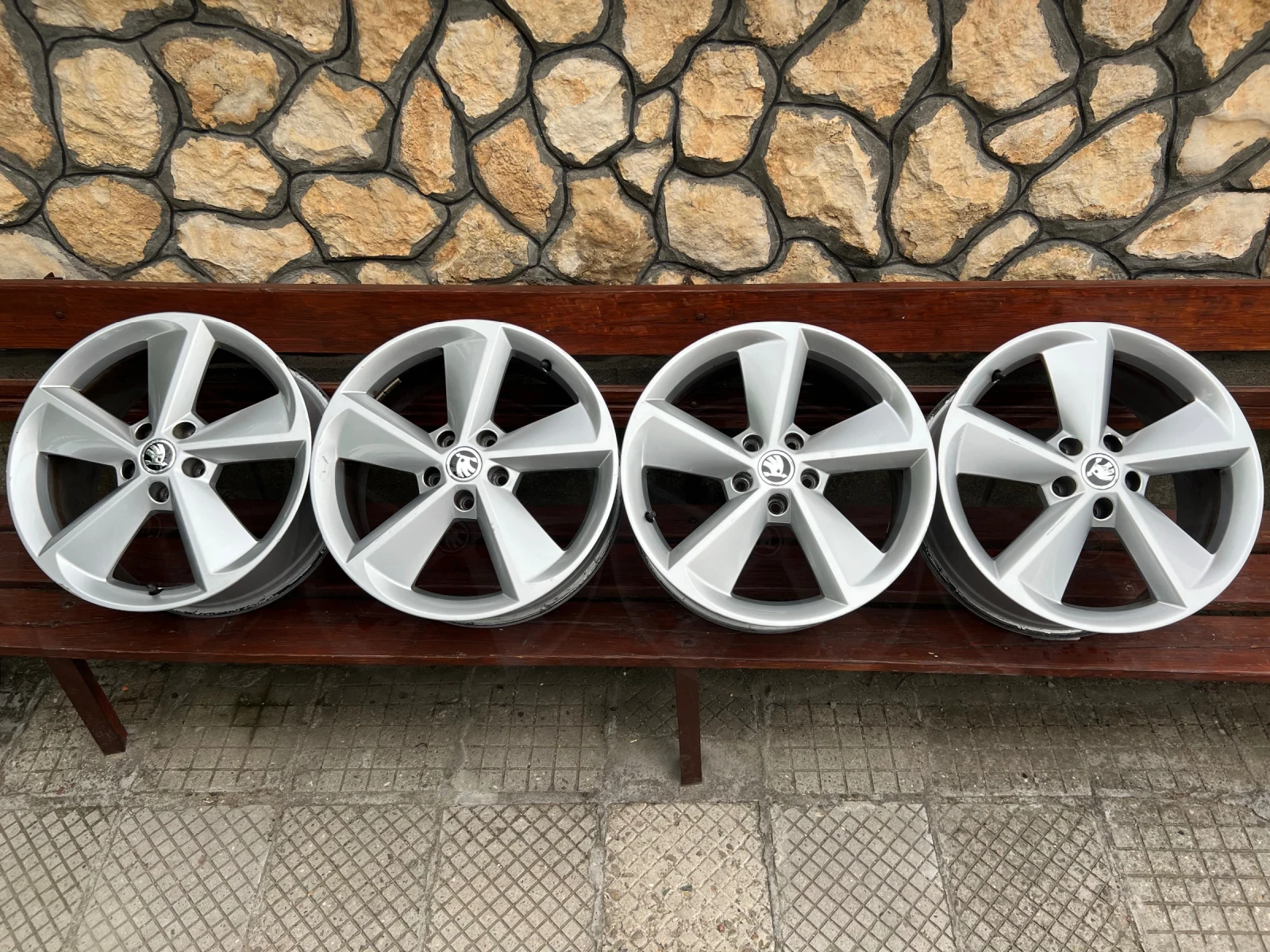 ������ | Mobile.bg � ����������� 4