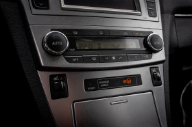 Toyota Avensis 2.0D-4D КОЖА | ПОДГРЕВ | КАТО НОВА | С ГАРАНЦИЯ!, снимка 13