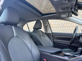 Toyota Camry Hybrid  CARFAX, снимка 17