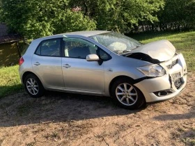 Toyota Auris 1.4 vvti, снимка 2