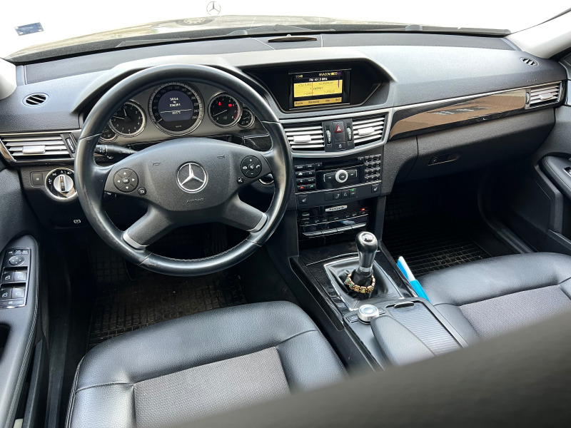 Mercedes-Benz E 200 CGI, снимка 11 - Автомобили и джипове - 46459246