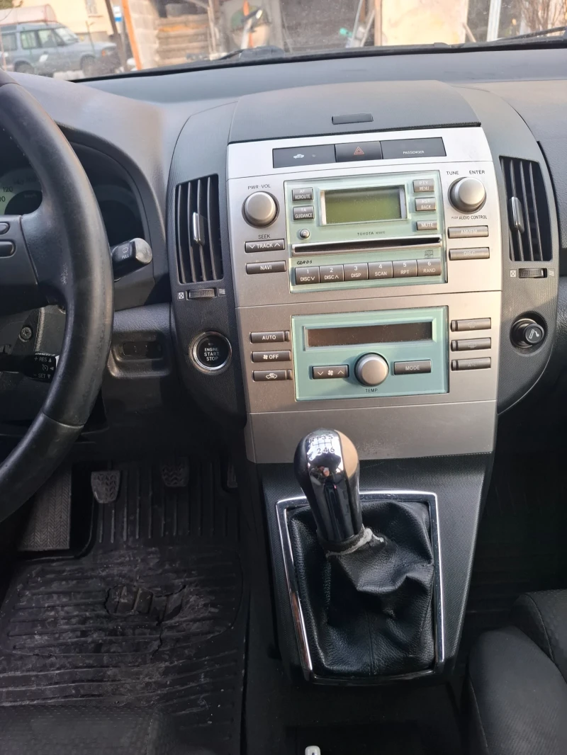 Toyota Corolla verso 2.2d 136, кс 2007г, снимка 9 - Автомобили и джипове - 49290841