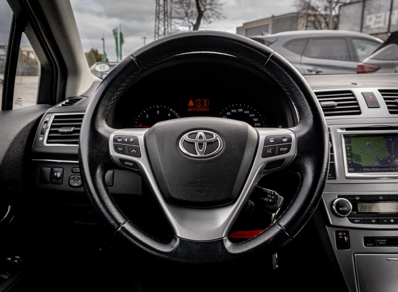 Toyota Avensis 2.0D-4D КОЖА | ПОДГРЕВ | КАТО НОВА | С ГАРАНЦИЯ!, снимка 10 - Автомобили и джипове - 53426817