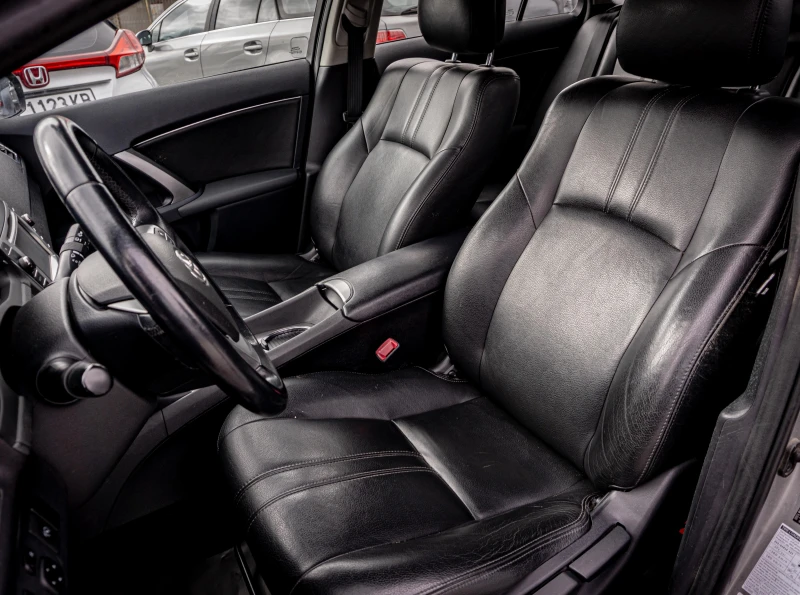 Toyota Avensis 2.0D-4D КОЖА | ПОДГРЕВ | КАТО НОВА | С ГАРАНЦИЯ!, снимка 11 - Автомобили и джипове - 53426817