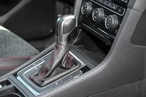 VW Golf GTI, снимка 9 - Автомобили и джипове - 52453743