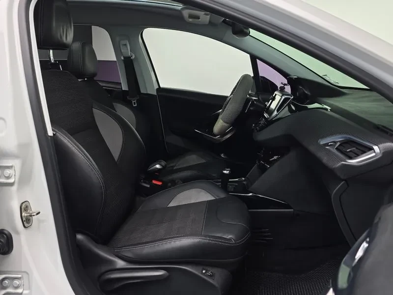 Peugeot 2008 1.6 E-Hdi Pelin S, снимка 10 - Автомобили и джипове - 54930141