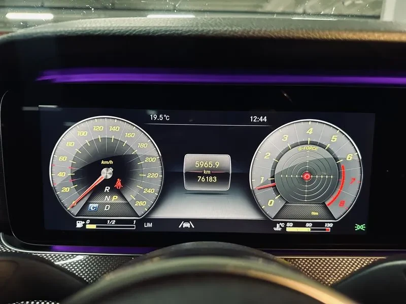 Mercedes-Benz E 300 4MATIC AMG LINE, снимка 8 - Автомобили и джипове - 55008190