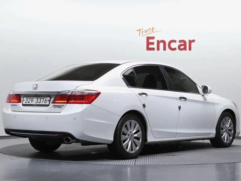Honda Accord 2.4 9Th Generation, снимка 2 - Автомобили и джипове - 56020568