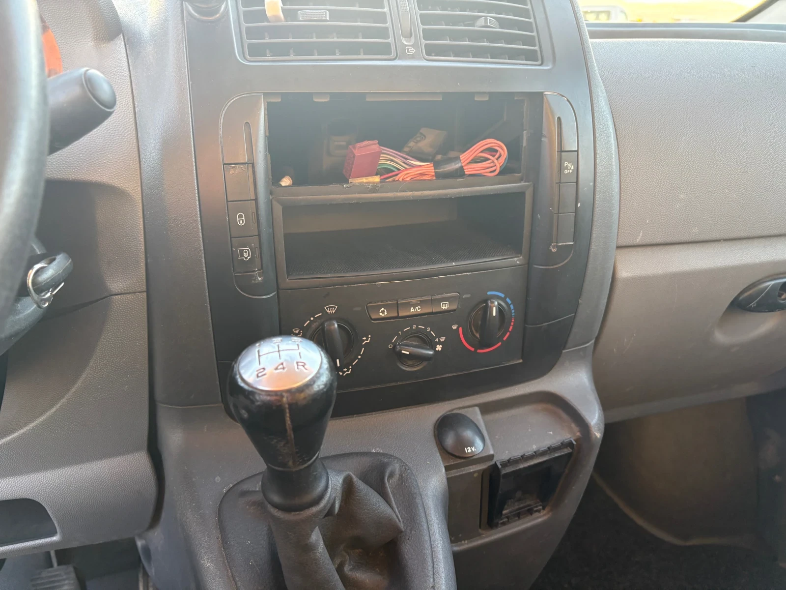 Peugeot Expert 1, 6 HDI - изображение 9