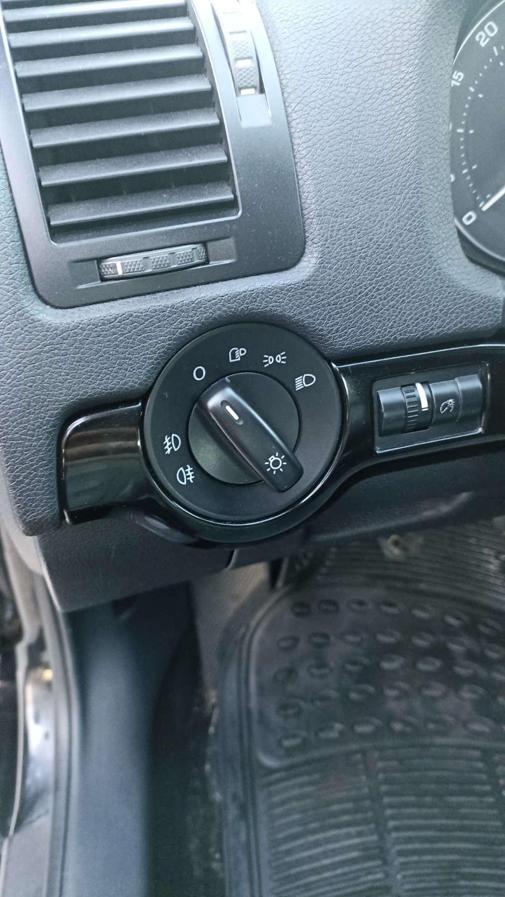 Skoda Octavia 1.9 TDI. Editon 100 - изображение 5