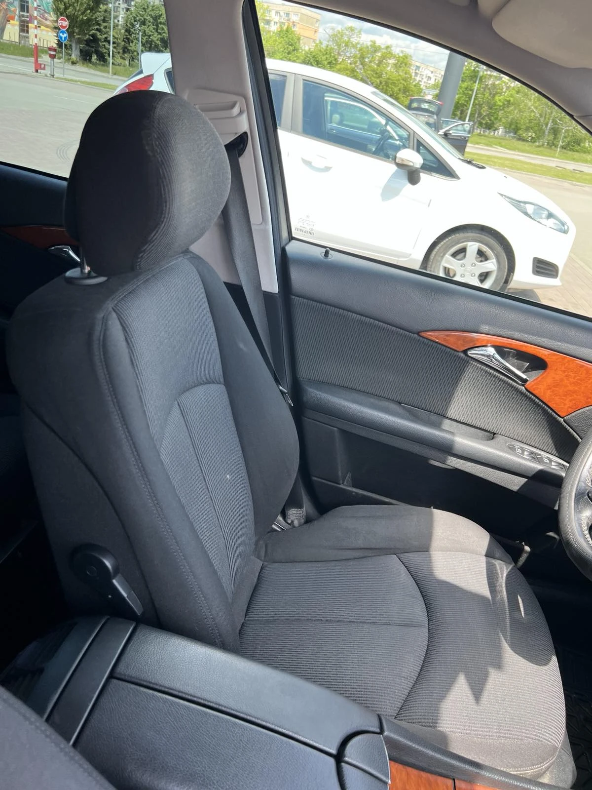 Mercedes-Benz E 200 kompressor - изображение 7