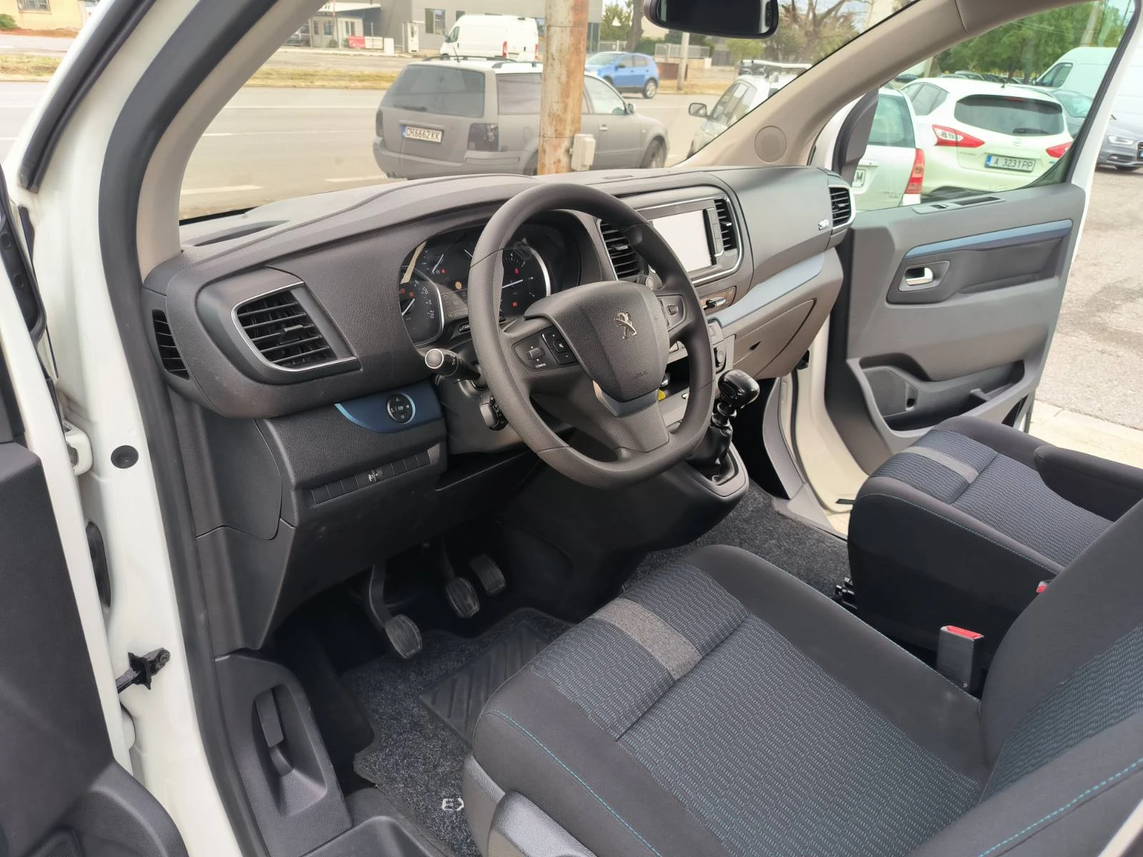 Peugeot Traveler 1.6d-Navi-Kamera-8m-6sk-Euro-6B | Mobile.bg   13