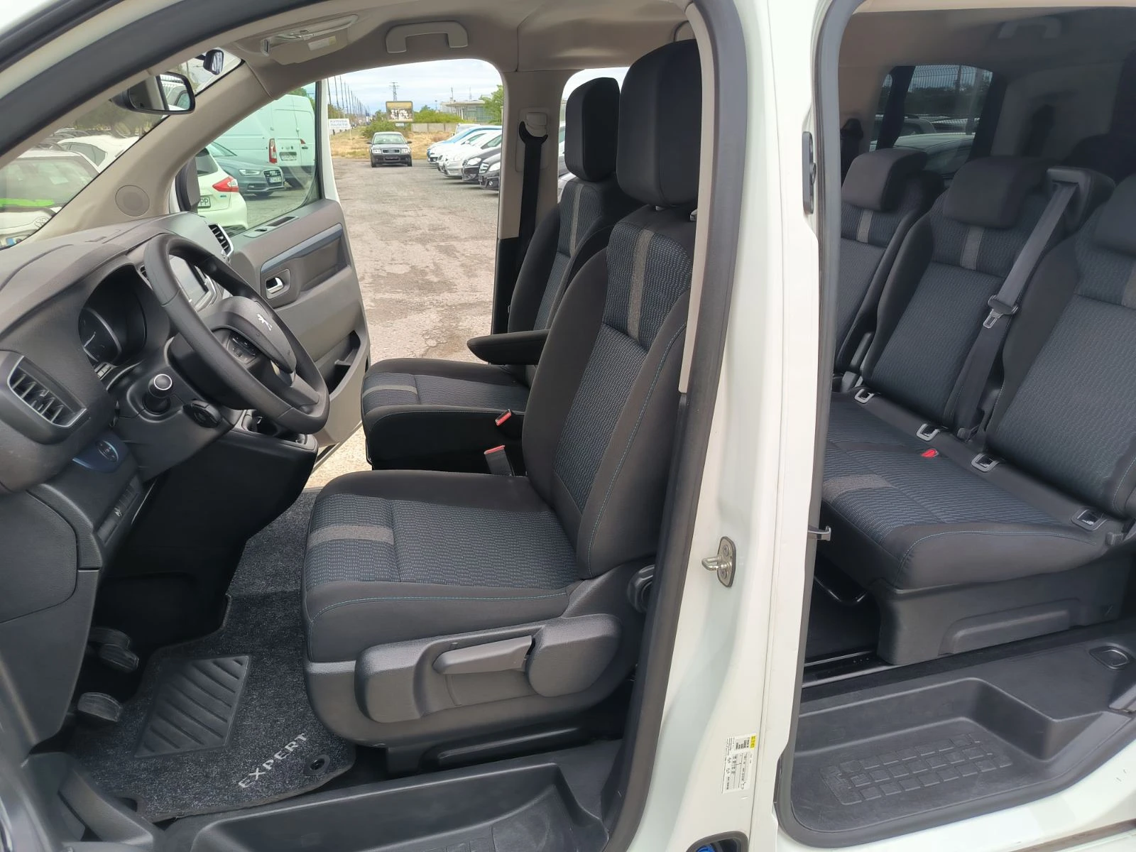 Peugeot Traveler 1.6d-Navi-Kamera-8m-6sk-Euro-6B | Mobile.bg   15