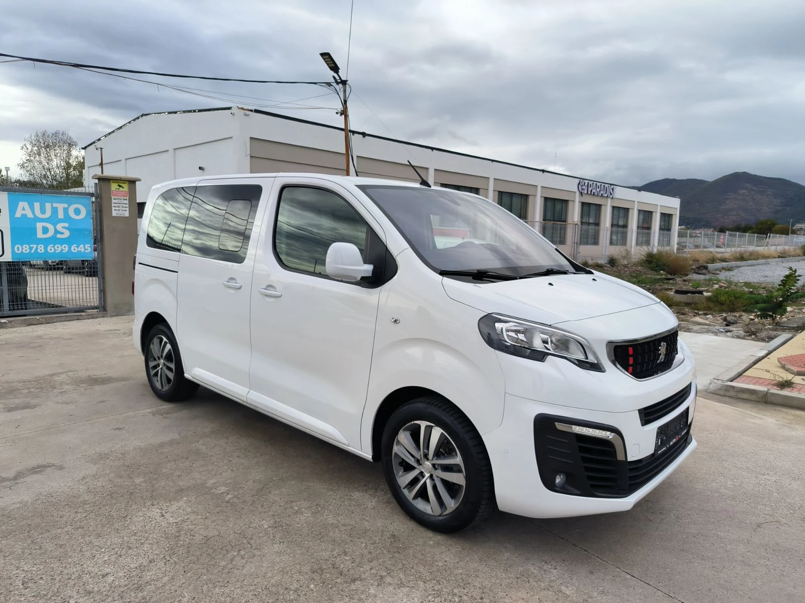 Peugeot Traveler 1.6d-Navi-Kamera-8m-6sk-Euro-6B - изображение 3