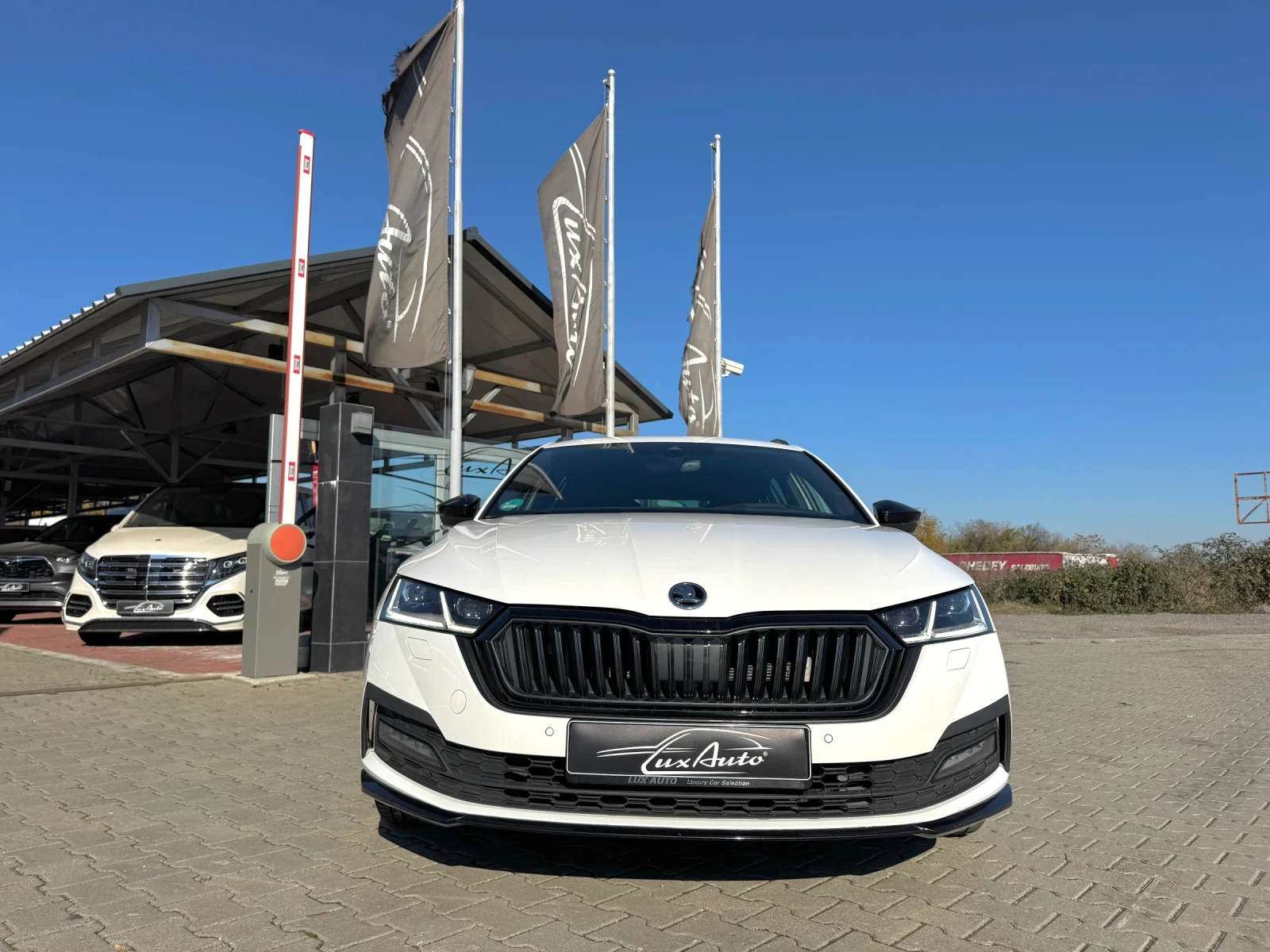 Skoda Octavia SPORLINE#DISTRONIC#KEYLESS#HEADUP#MATRIX#CANTON - изображение 3